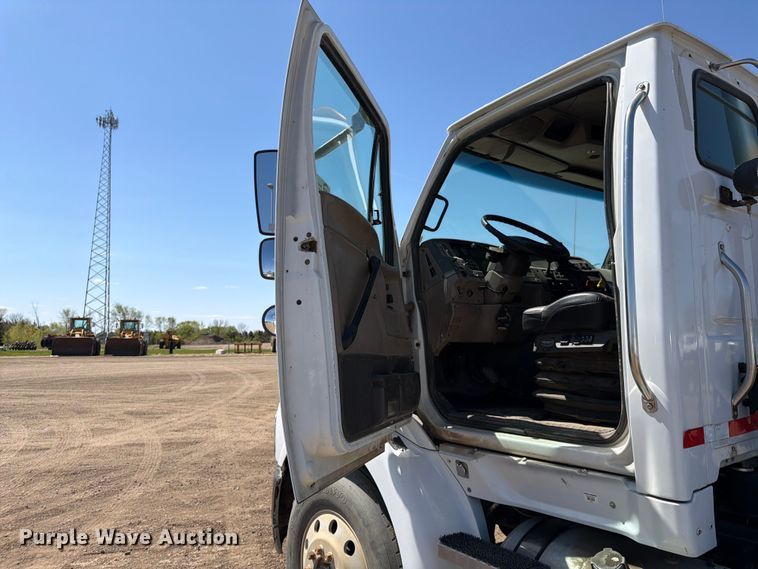 image for item FK0165 2007 Sterling A9500 Series semi truck