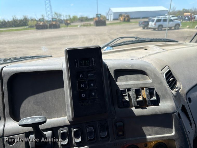image for item FK0165 2007 Sterling A9500 Series semi truck