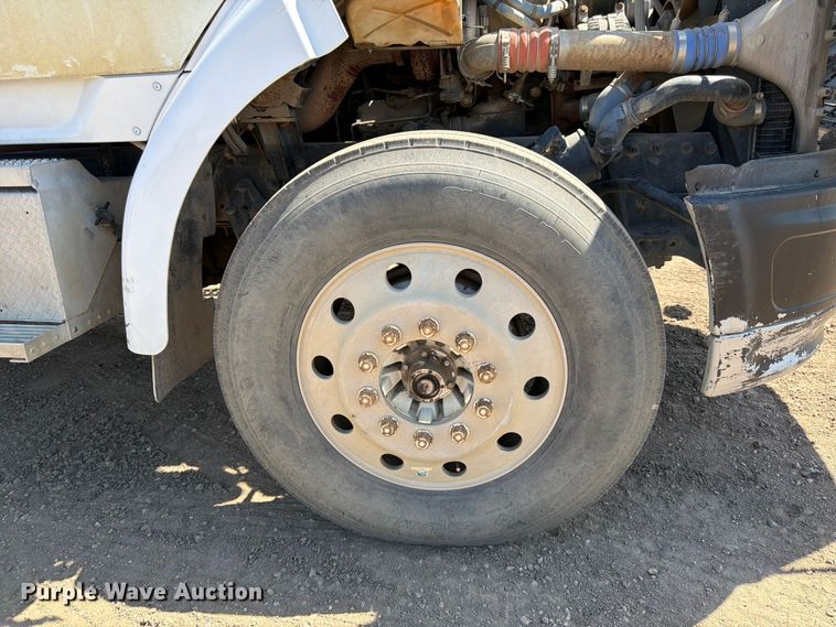 image for item FK0165 2007 Sterling A9500 Series semi truck