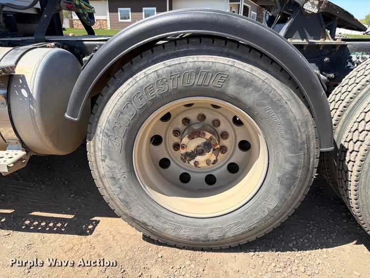 image for item FK0165 2007 Sterling A9500 Series semi truck