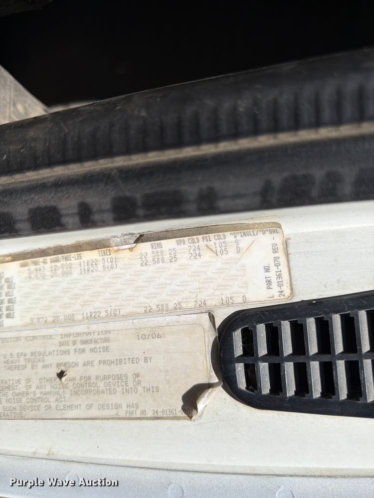 image for item FK0165 2007 Sterling A9500 Series semi truck