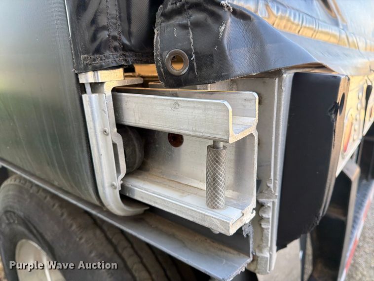 image for item FK0167 2005 Great Dane Trailers GPLWSAR-248-103 side curtain trailer