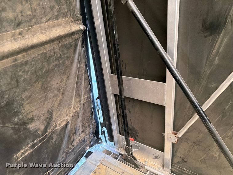 image for item FK0167 2005 Great Dane Trailers GPLWSAR-248-103 side curtain trailer
