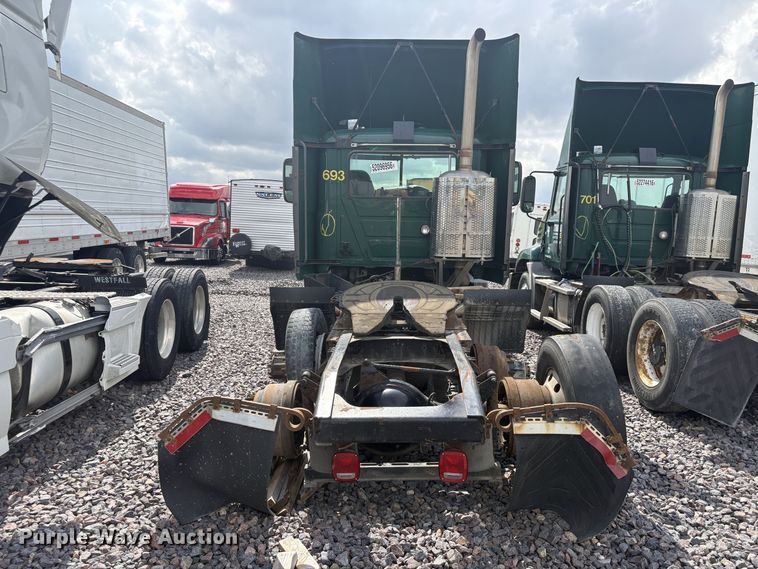 image for item FK1210 2016 Mack CXU613 semi truck