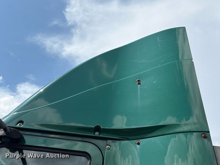 image for item FK1210 2016 Mack CXU613 semi truck