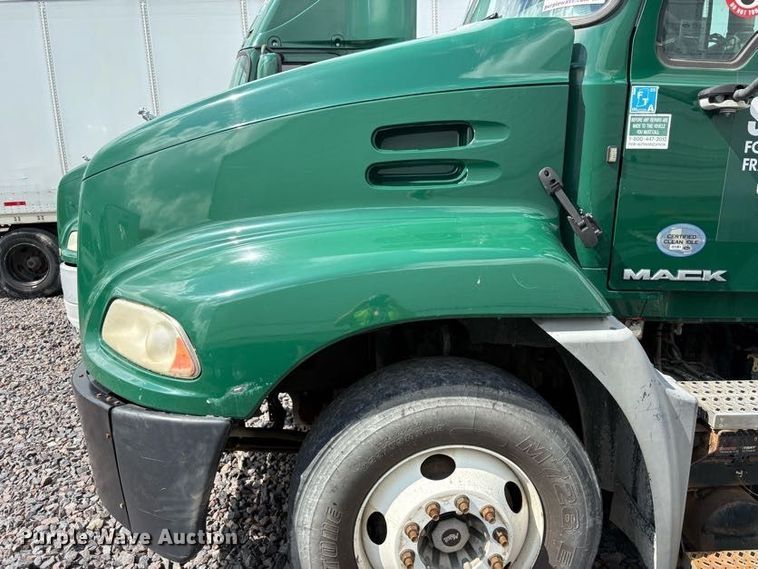 image for item FK1210 2016 Mack CXU613 semi truck