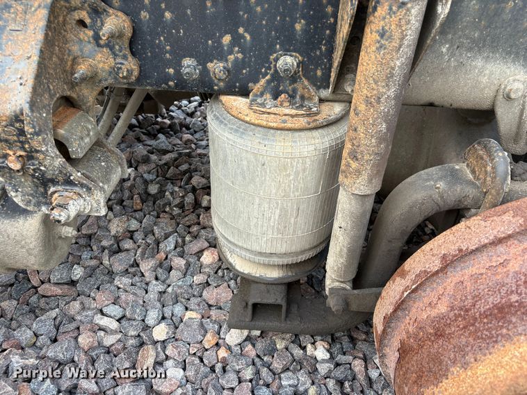 image for item FK1210 2016 Mack CXU613 semi truck