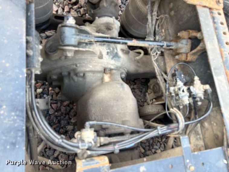 image for item FK1210 2016 Mack CXU613 semi truck