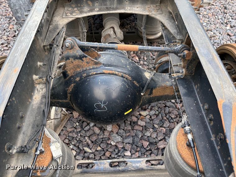 image for item FK1210 2016 Mack CXU613 semi truck