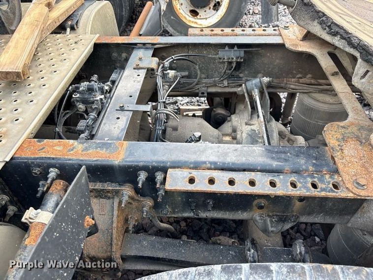 image for item FK1210 2016 Mack CXU613 semi truck