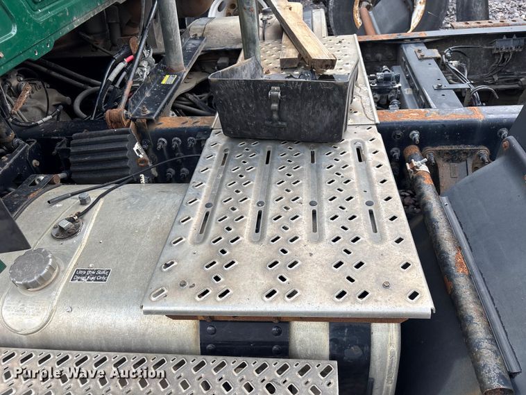image for item FK1210 2016 Mack CXU613 semi truck