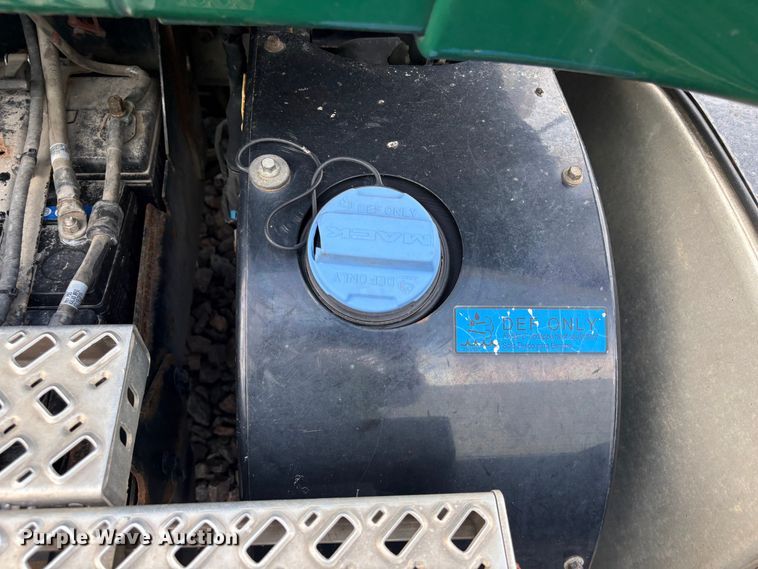 image for item FK1210 2016 Mack CXU613 semi truck