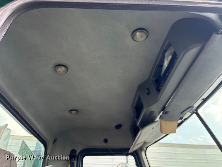 image for item FK1210 2016 Mack CXU613 semi truck