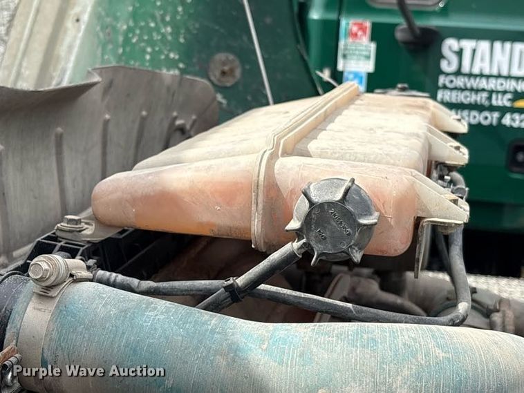image for item FK1210 2016 Mack CXU613 semi truck