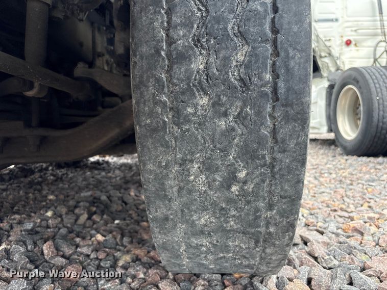 image for item FK1210 2016 Mack CXU613 semi truck
