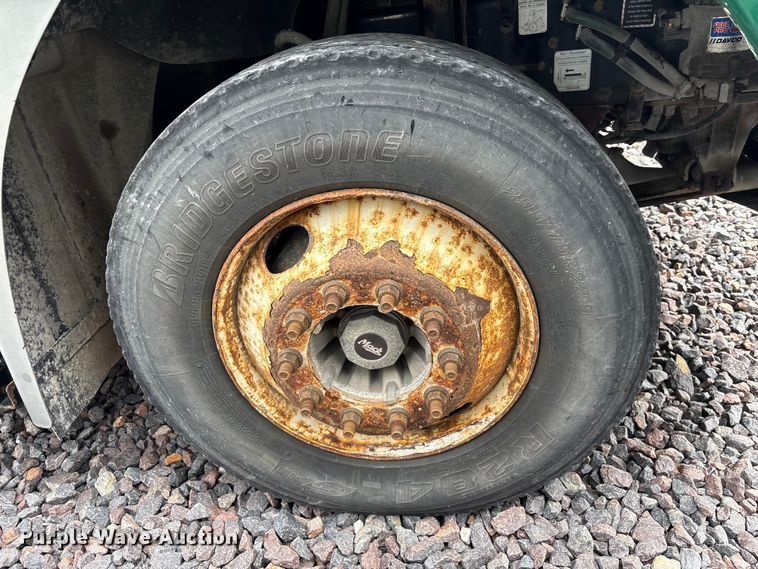 image for item FK1210 2016 Mack CXU613 semi truck