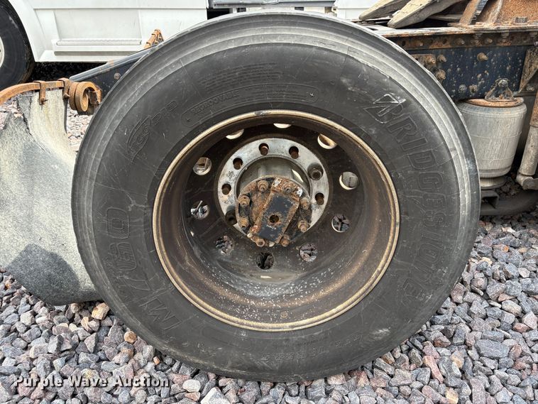image for item FK1210 2016 Mack CXU613 semi truck