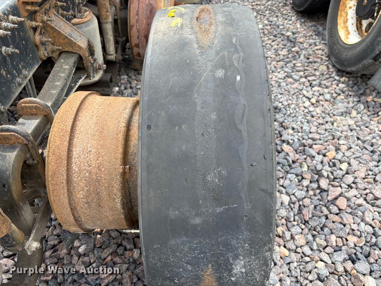 image for item FK1210 2016 Mack CXU613 semi truck