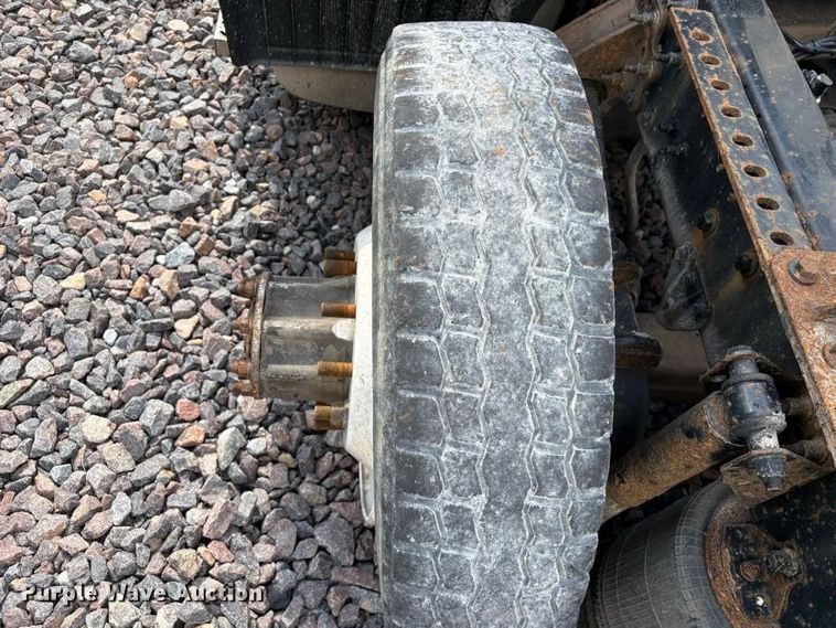 image for item FK1210 2016 Mack CXU613 semi truck