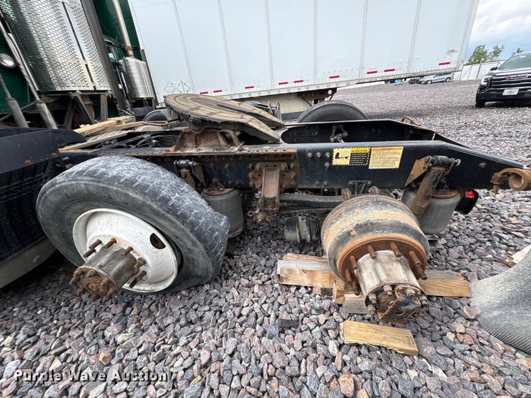 image for item FK1210 2016 Mack CXU613 semi truck