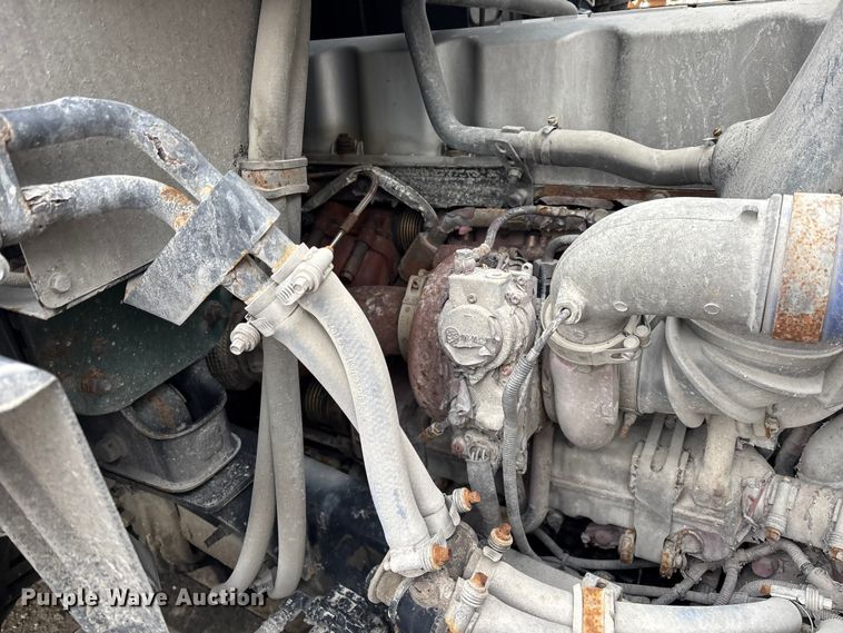 image for item FK1220 2016 Mack CXU613 semi truck