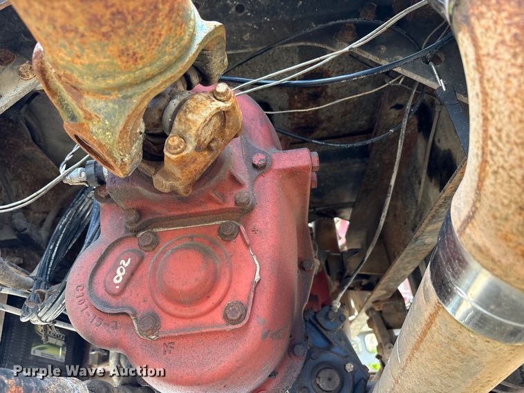 image for item FK1428 2000 International 4900 truck cab and chassis
