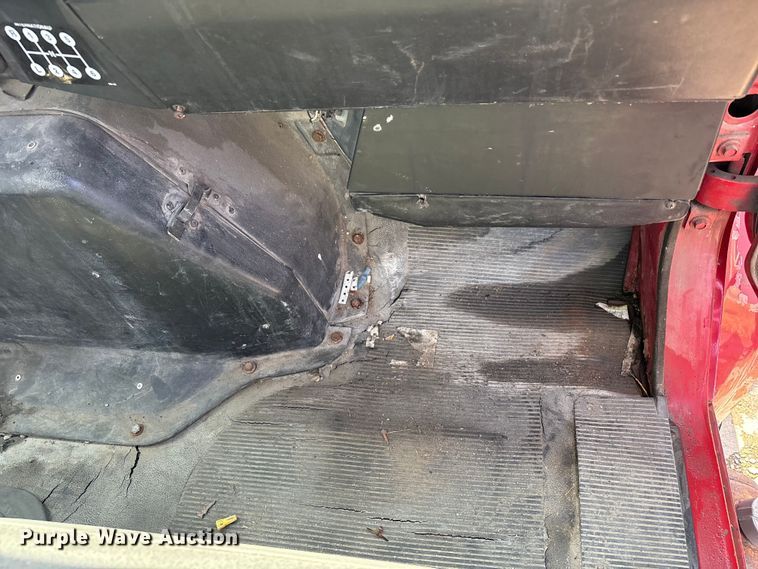 image for item FK1428 2000 International 4900 truck cab and chassis