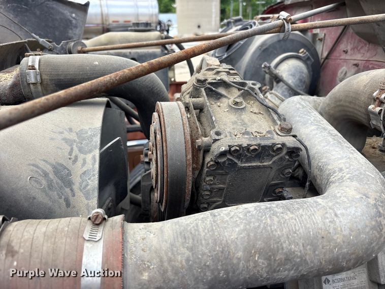 image for item FK1428 2000 International 4900 truck cab and chassis