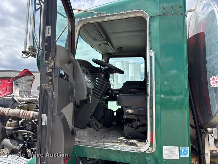image for item FK1430 2014 Kenworth T370 fuel truck