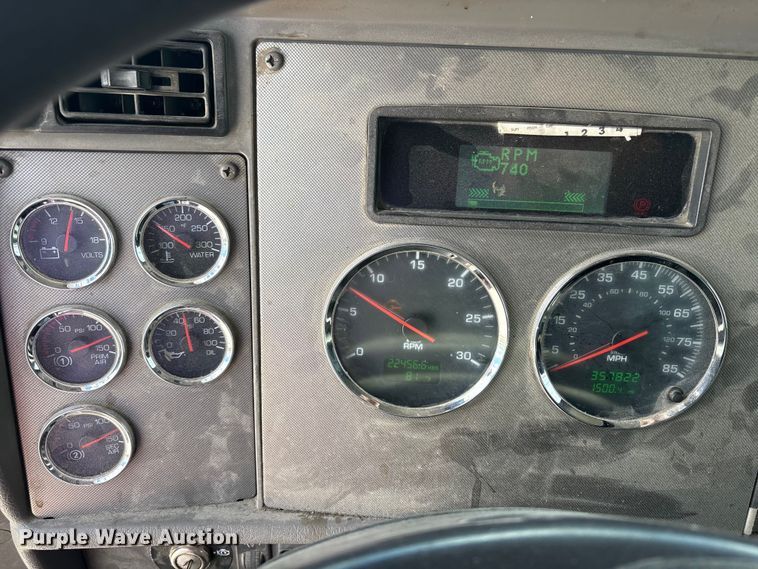 image for item FK1430 2014 Kenworth T370 fuel truck