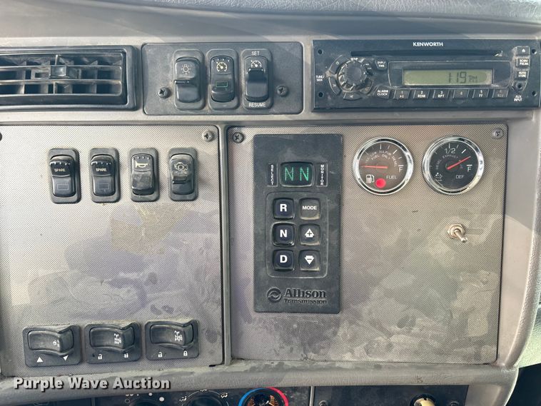 image for item FK1430 2014 Kenworth T370 fuel truck