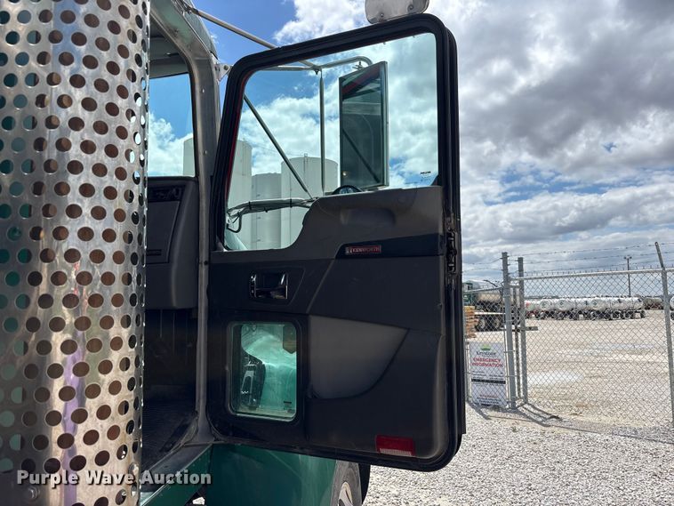 image for item FK1430 2014 Kenworth T370 fuel truck