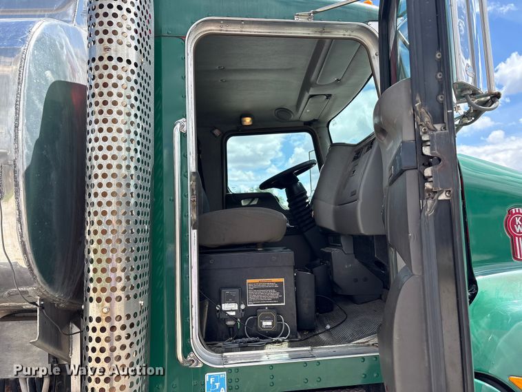 image for item FK1430 2014 Kenworth T370 fuel truck