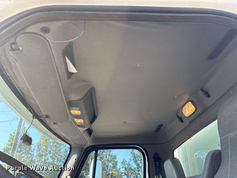 image for item FK1431 2012 Freightliner Business Class M2 box truck