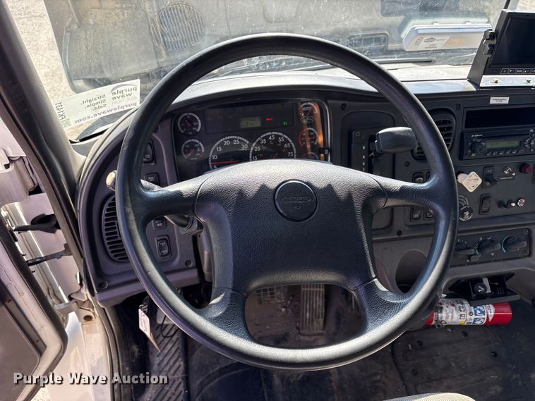 image for item FK1431 2012 Freightliner Business Class M2 box truck