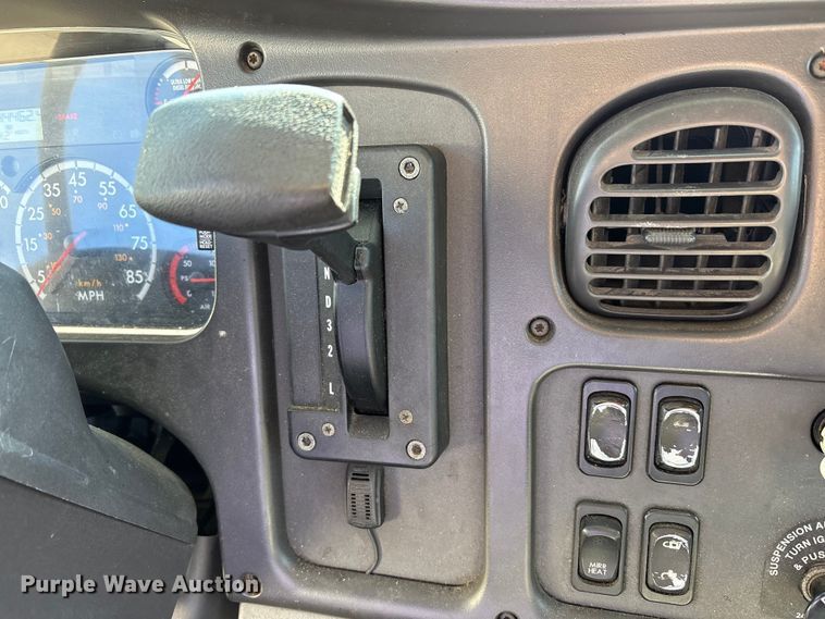 image for item FK1431 2012 Freightliner Business Class M2 box truck