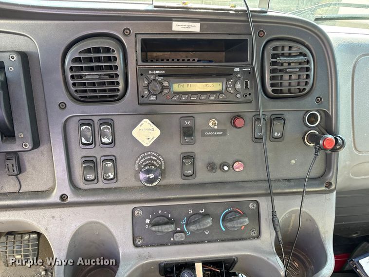 image for item FK1431 2012 Freightliner Business Class M2 box truck