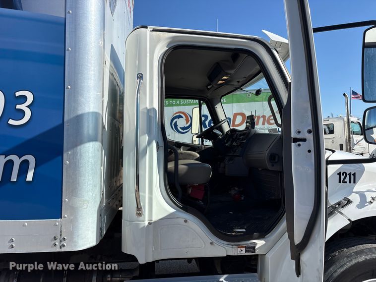 image for item FK1431 2012 Freightliner Business Class M2 box truck