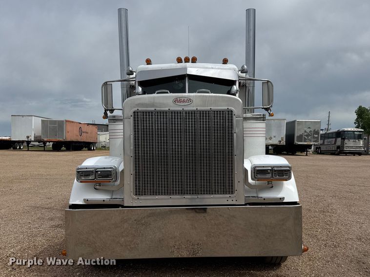 image for item MX9251 2000 Peterbilt 379 semi truck