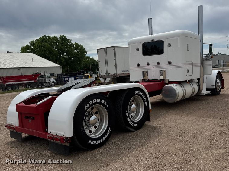 image for item MX9251 2000 Peterbilt 379 semi truck