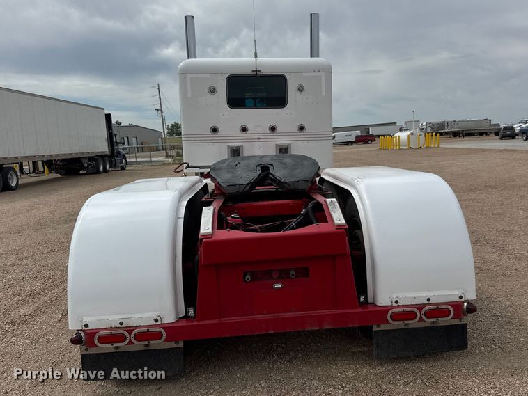 image for item MX9251 2000 Peterbilt 379 semi truck