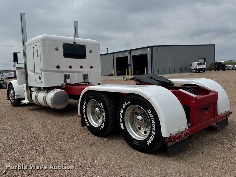 image for item MX9251 2000 Peterbilt 379 semi truck
