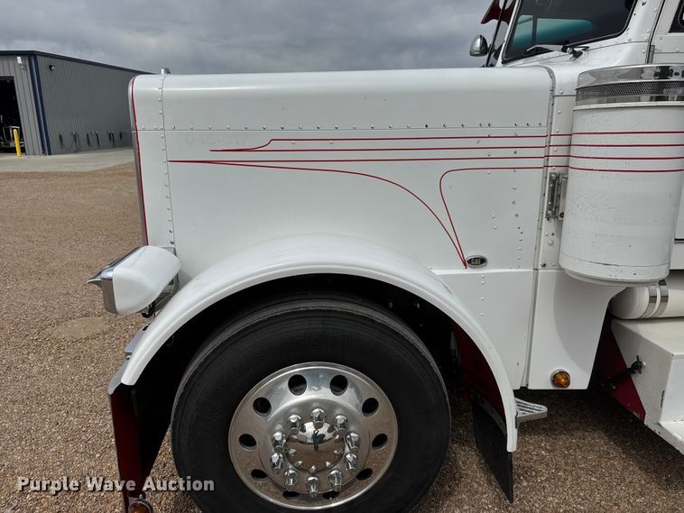 image for item MX9251 2000 Peterbilt 379 semi truck