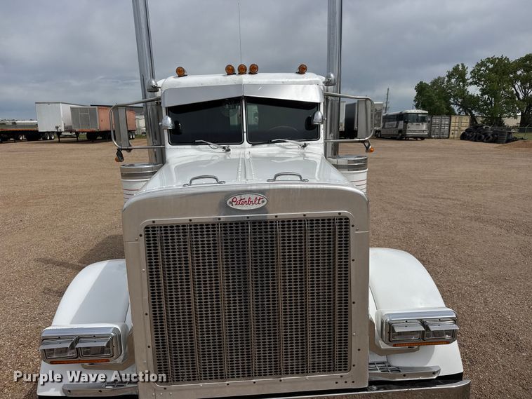 image for item MX9251 2000 Peterbilt 379 semi truck
