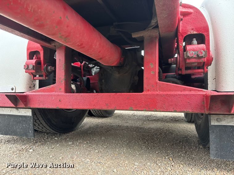 image for item MX9251 2000 Peterbilt 379 semi truck