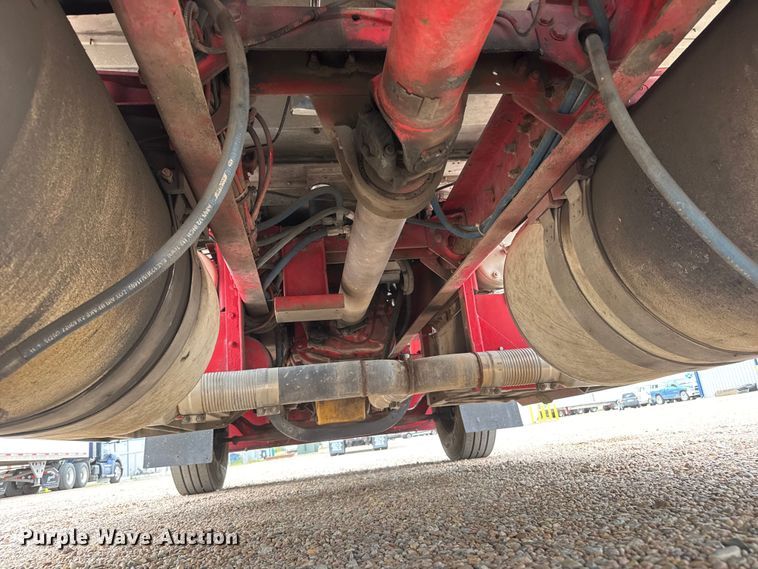 image for item MX9251 2000 Peterbilt 379 semi truck