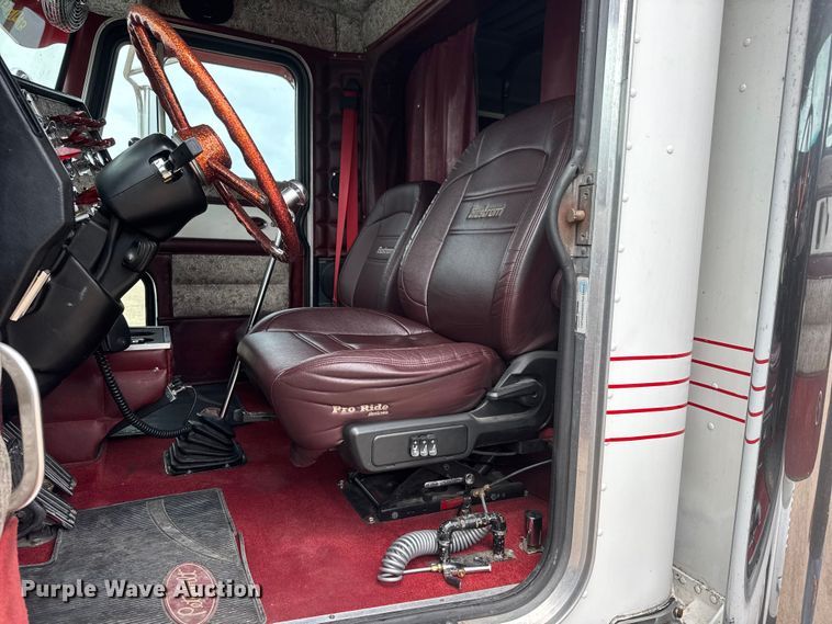image for item MX9251 2000 Peterbilt 379 semi truck