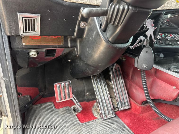 image for item MX9251 2000 Peterbilt 379 semi truck