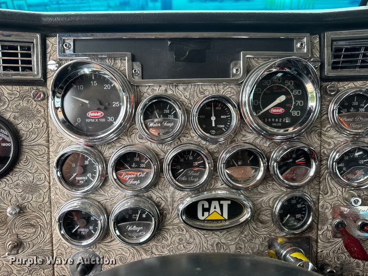 image for item MX9251 2000 Peterbilt 379 semi truck