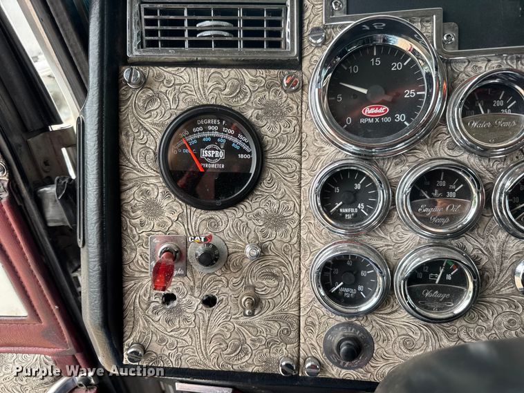 image for item MX9251 2000 Peterbilt 379 semi truck